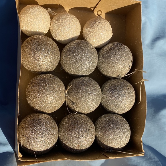 Christmas Glitter Silver, White Ornaments Vintage - 12 Unbreakable - Picture 6 of 6